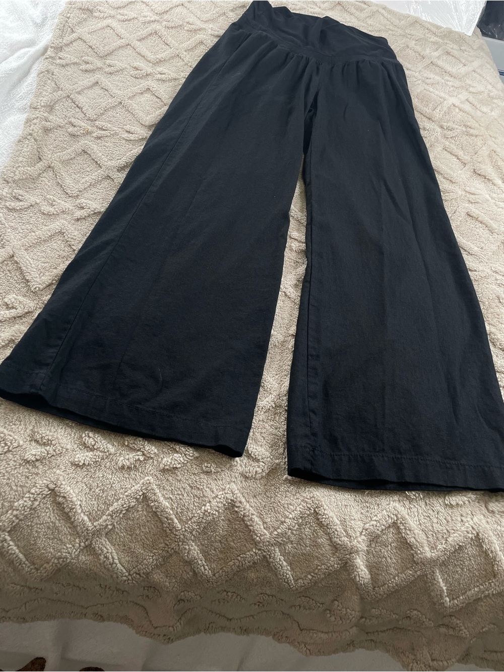 Old Navy Black Wide-Leg Maternity Pants
Linen Blend Sz Medium/ P
